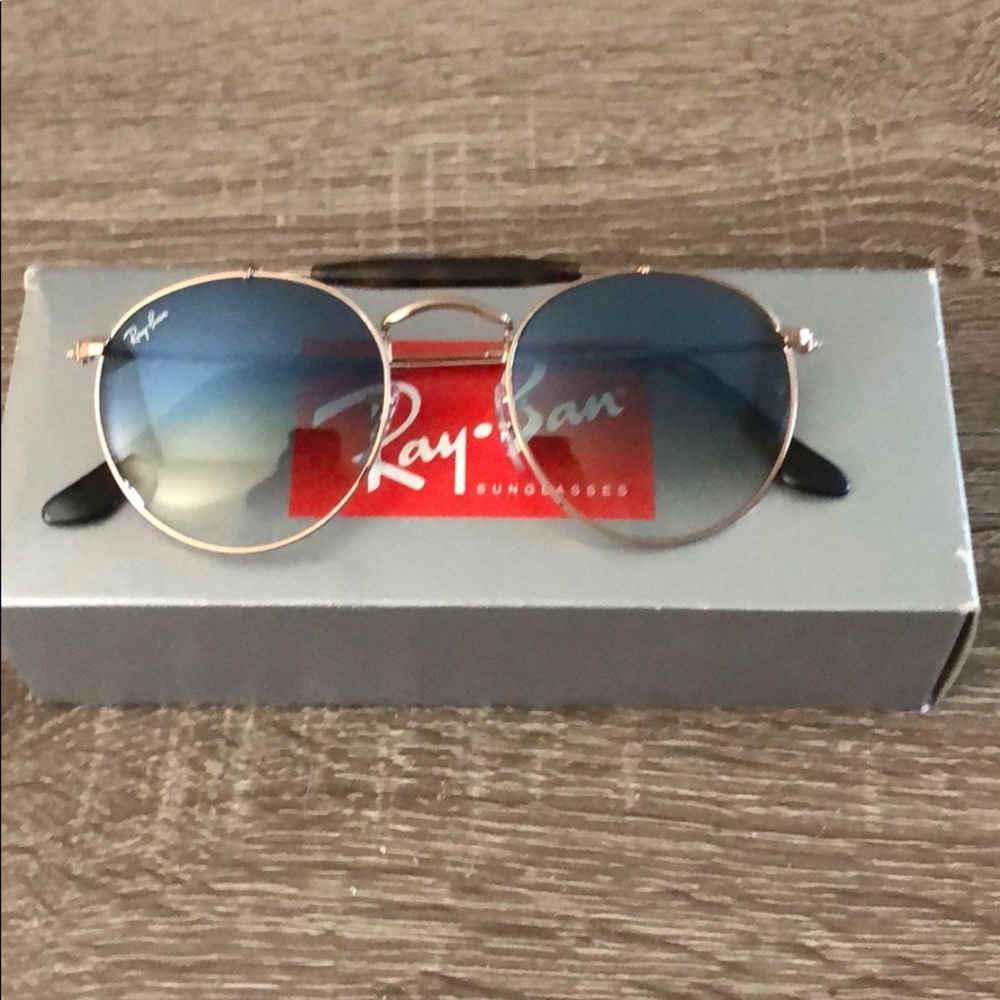 Womens Rayban Light Blue Gradient Round Sunglasses